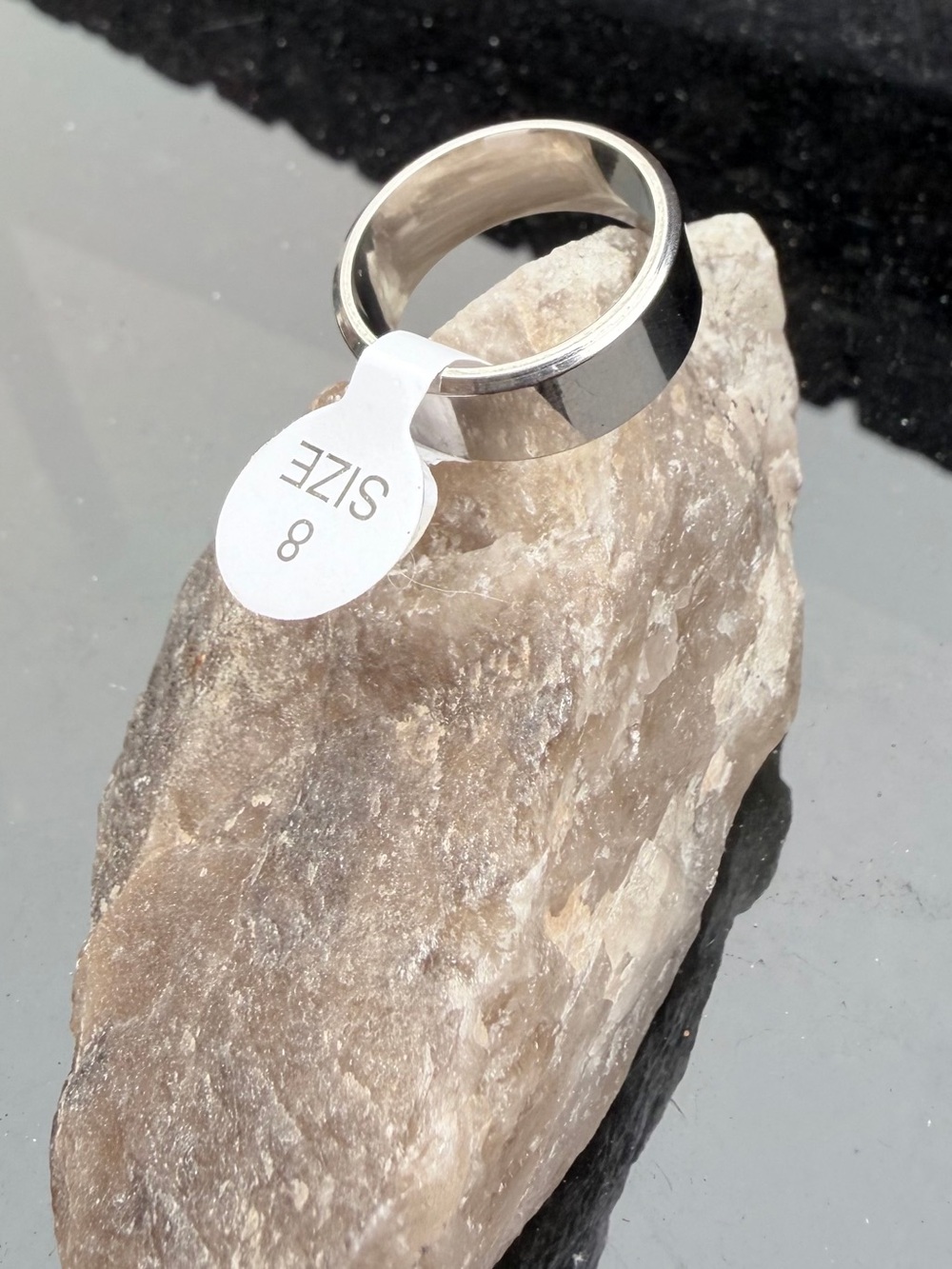 Men's Polished Silver Band Ring |
Beveled Edge | Tungsten Metal | NWT - Picture 4 of 9